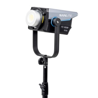 Nanlite FC-300B Bi-Color LED Spotlight Nanlite FC-300B Bi-Color LED Spotlight