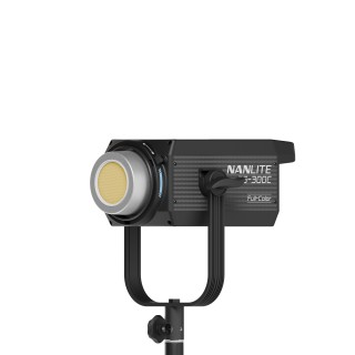 Nanlite FS-300C LED RGBW color spotlight Nanlite FS-300C LED RGBW color spotlight