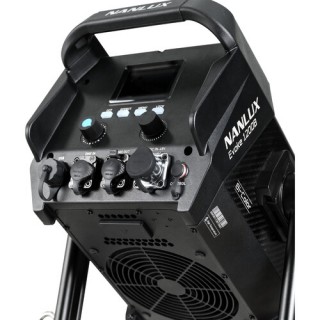 Nanlux Evoke 1200B Spot Light with FL-35YK Fresnel Lens and Flight Case Nanlux Evoke 1200B Spot Light with FL-35YK Fresnel Lens and Flight Case