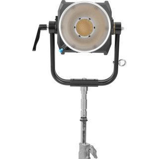 Nanlux Evoke 900C Spot Light with Flight Case Nanlux Evoke 900C Spot Light with Flight Case